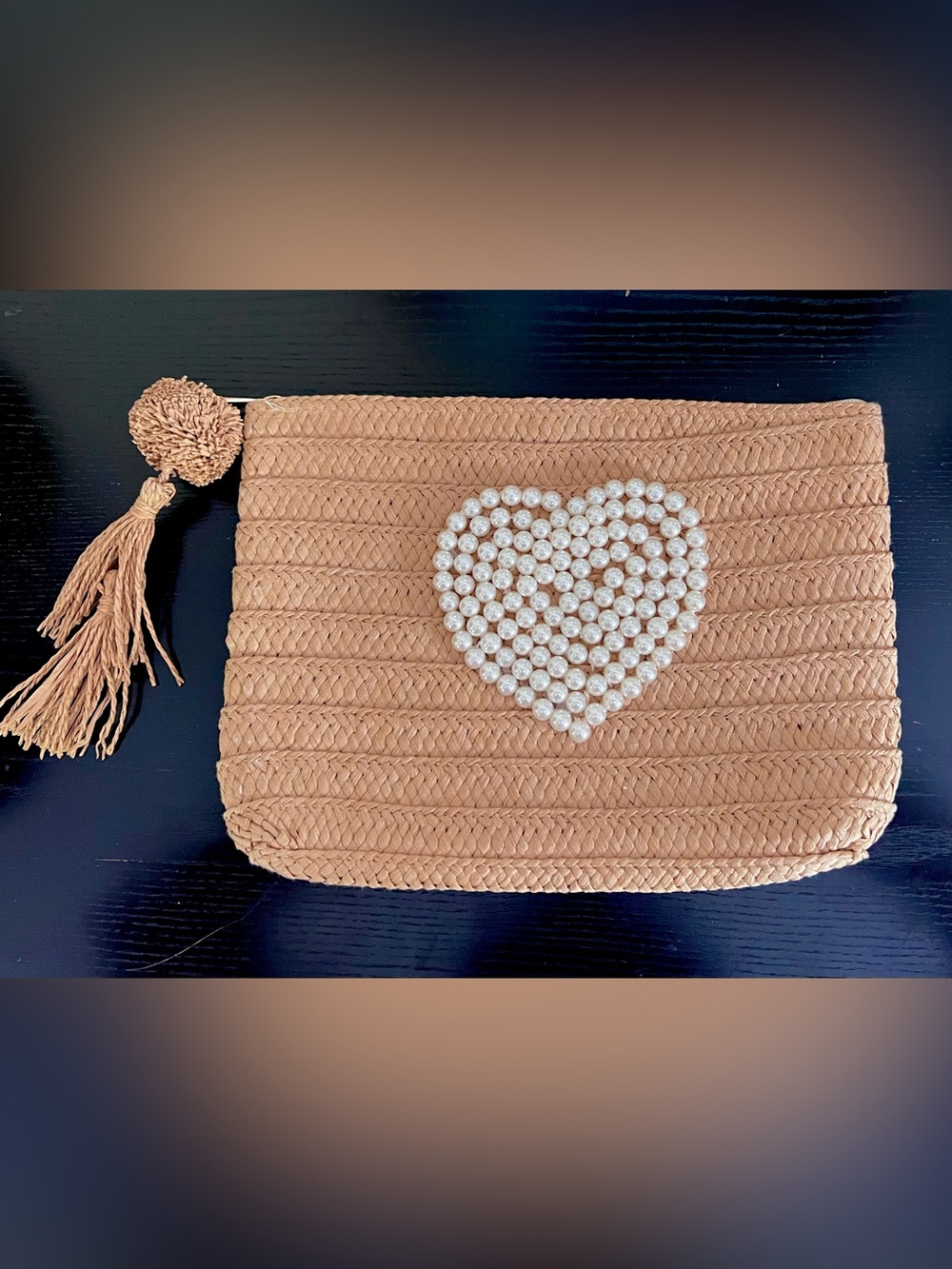 Euc Btb Los Angeles Love Clutch